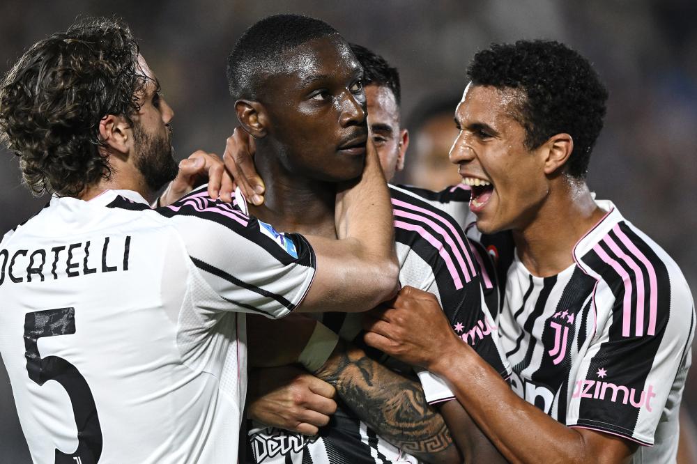 中超9／10月最佳阵容：卡扎伊什维利领衔，吴曦、吕焯毅入选